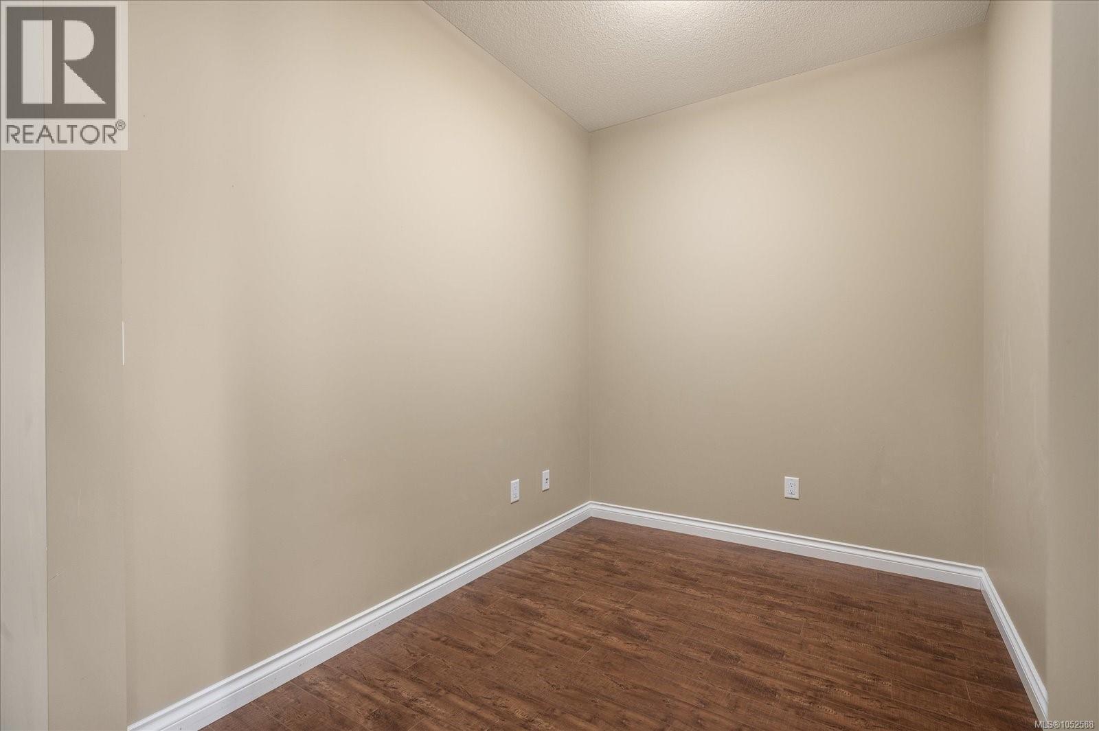 2403 Parveen Pl Property Photo 32