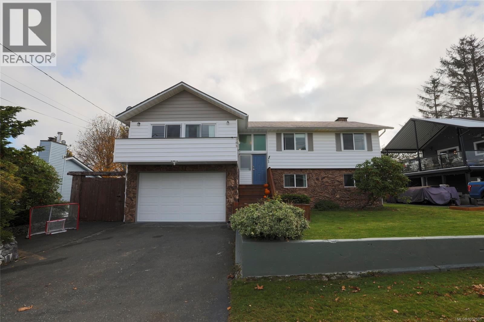 363 Englewood Dr Property Photo 1