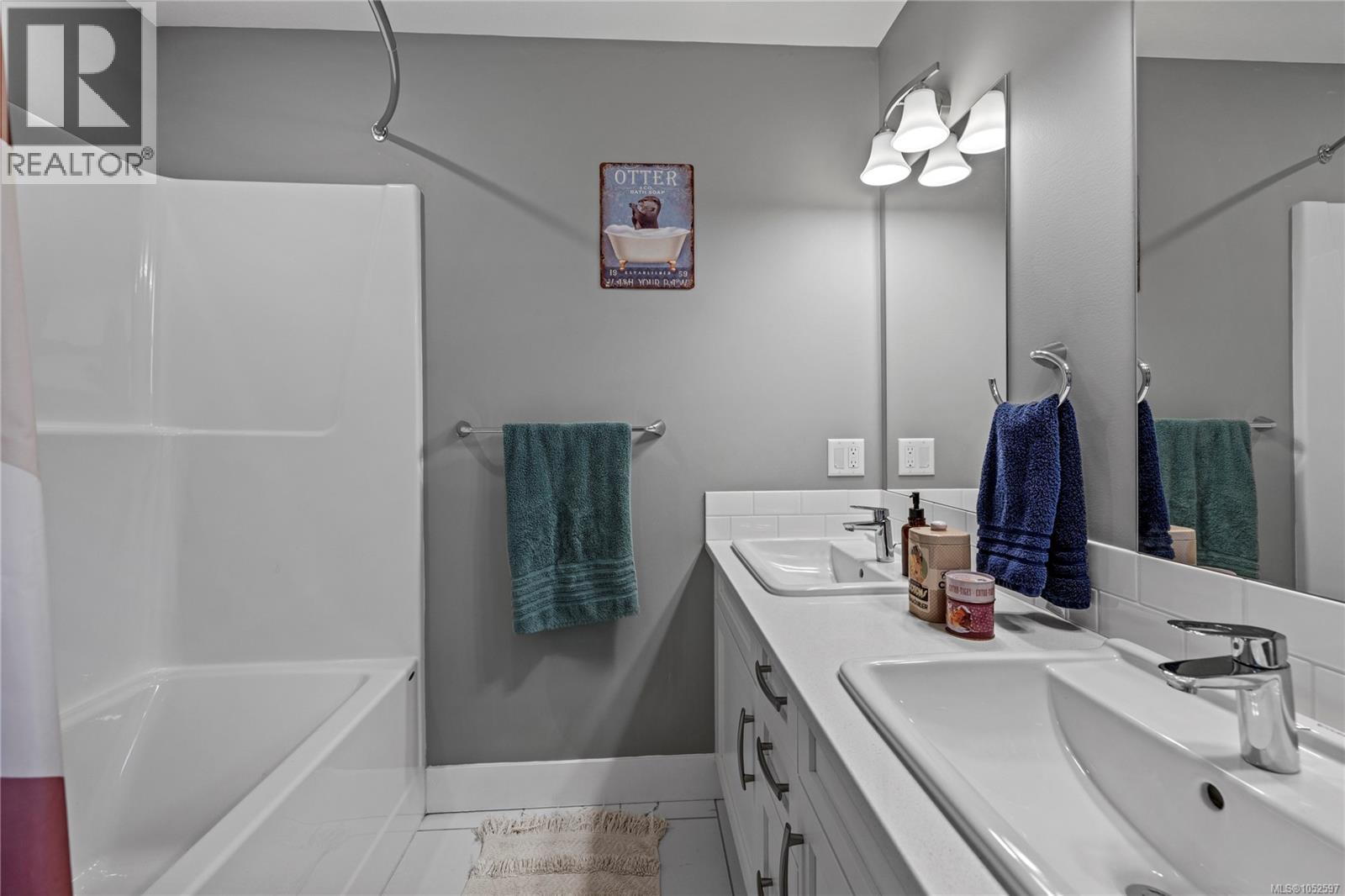 476 Machleary St Property Photo 26