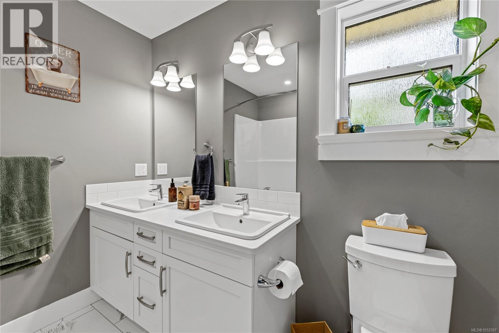 476 Machleary St Property Photo 32