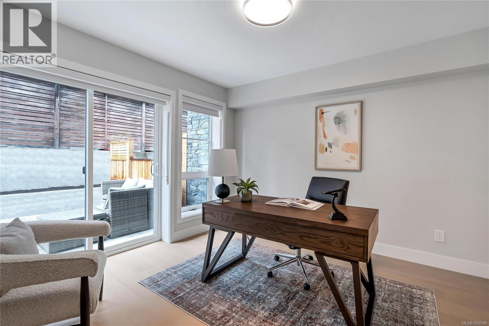 2 2590 Penrhyn St Property Photo 8