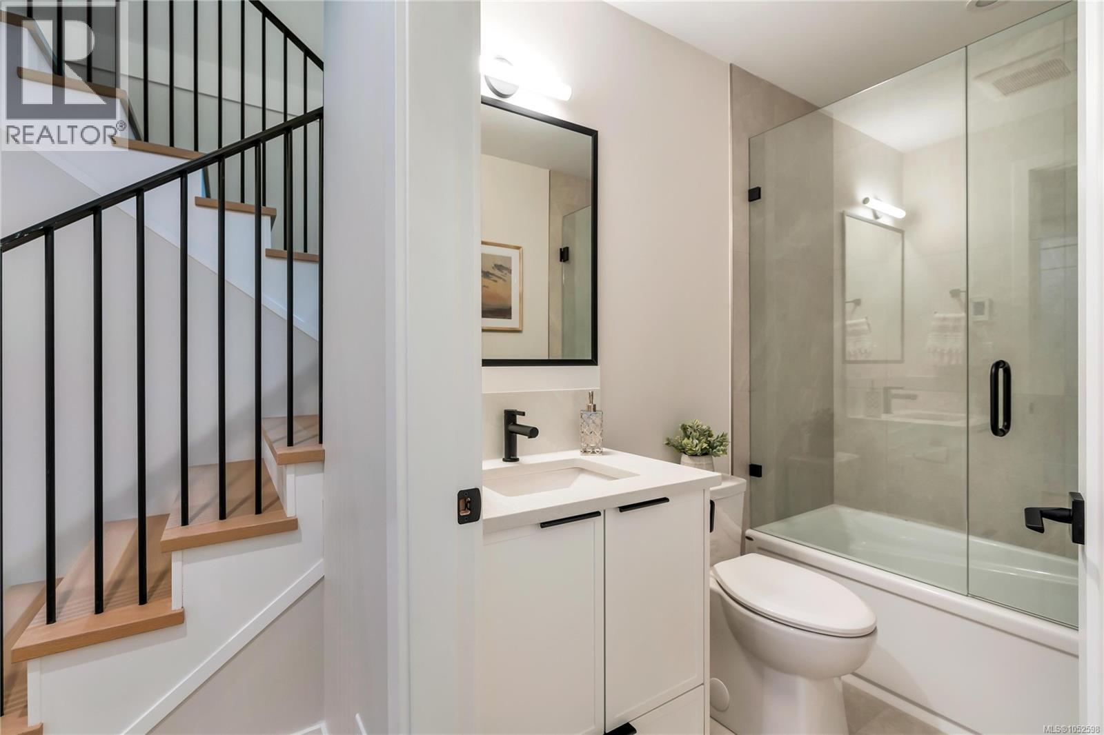 2 2590 Penrhyn St Property Photo 9