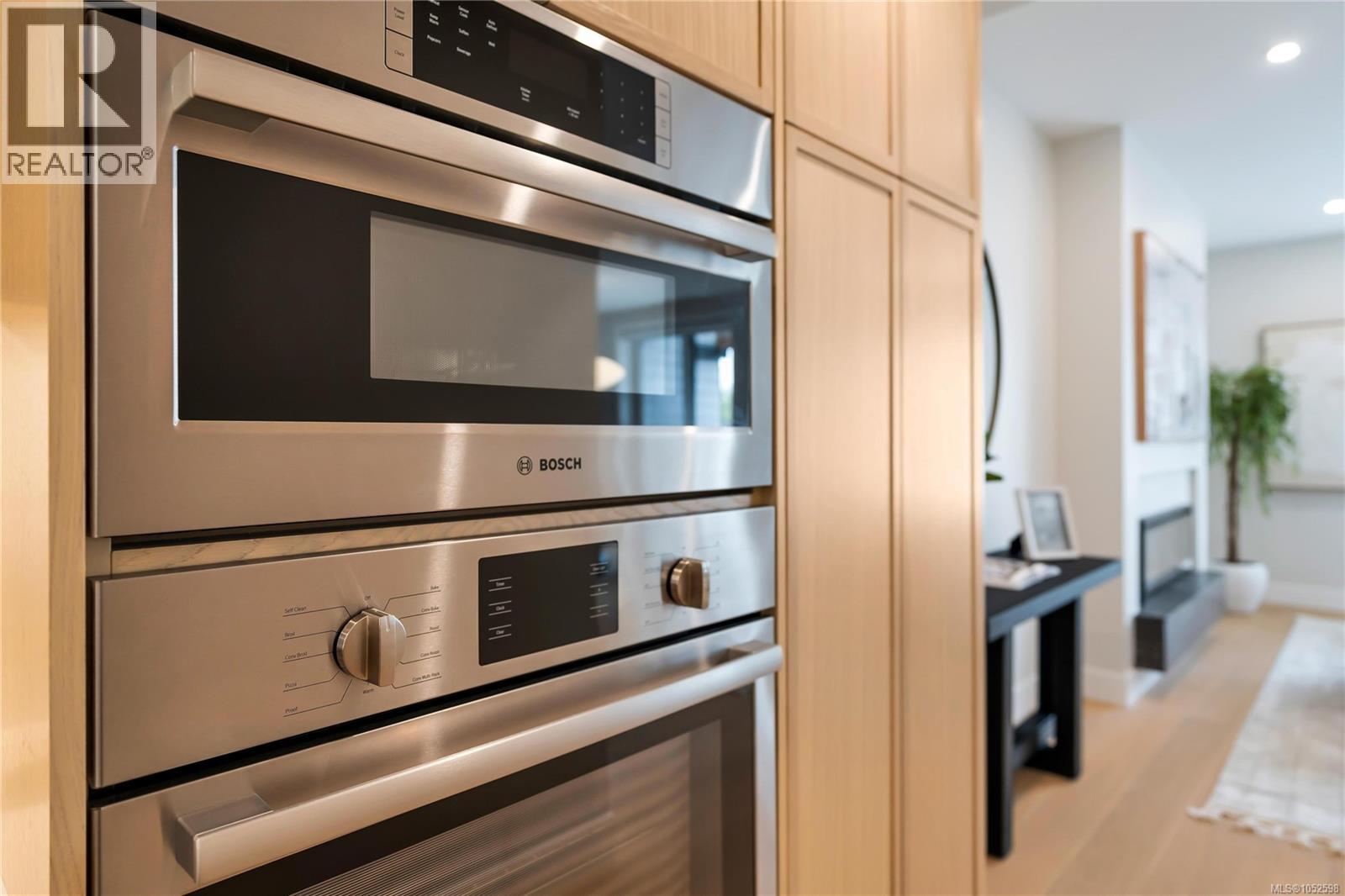 2 2590 Penrhyn St Property Photo 27