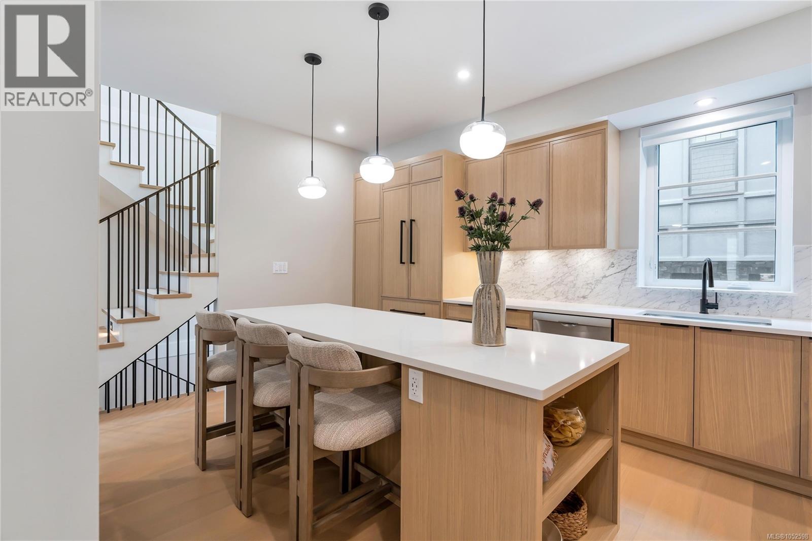 2 2590 Penrhyn St Property Photo 28