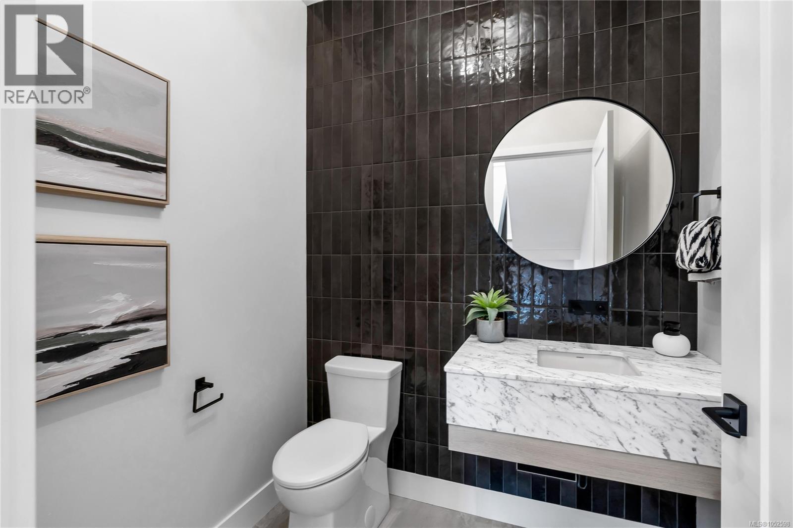 2 2590 Penrhyn St Property Photo 30