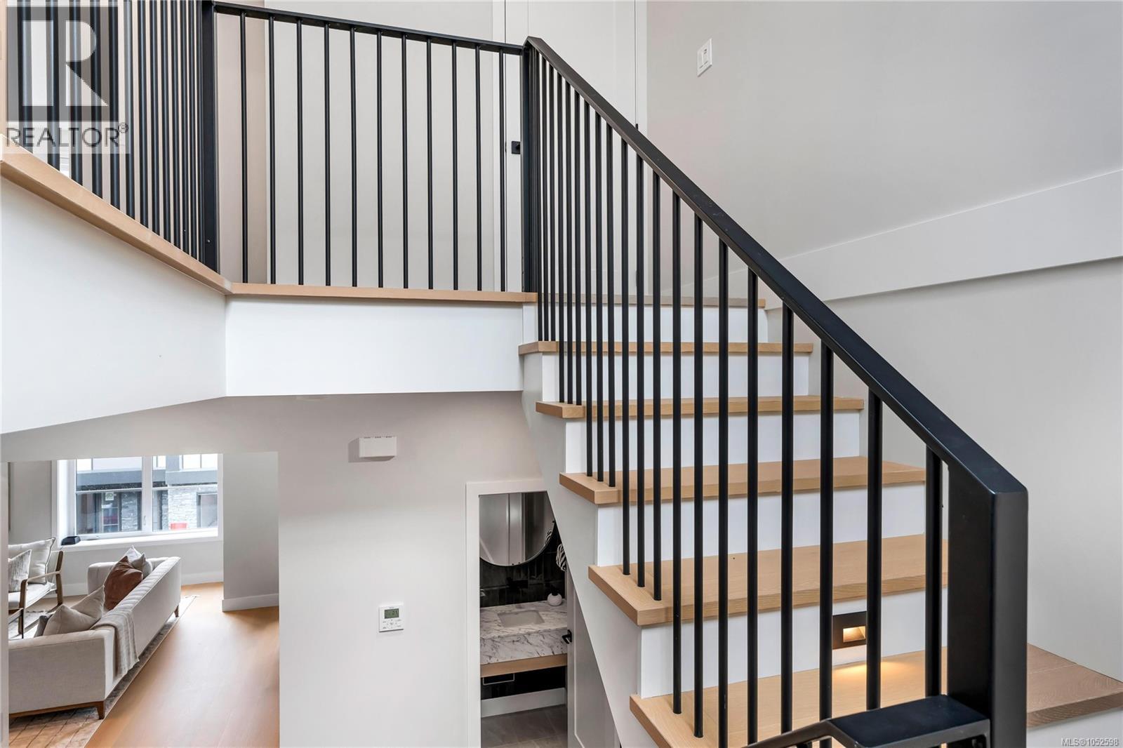 2 2590 Penrhyn St Property Photo 33