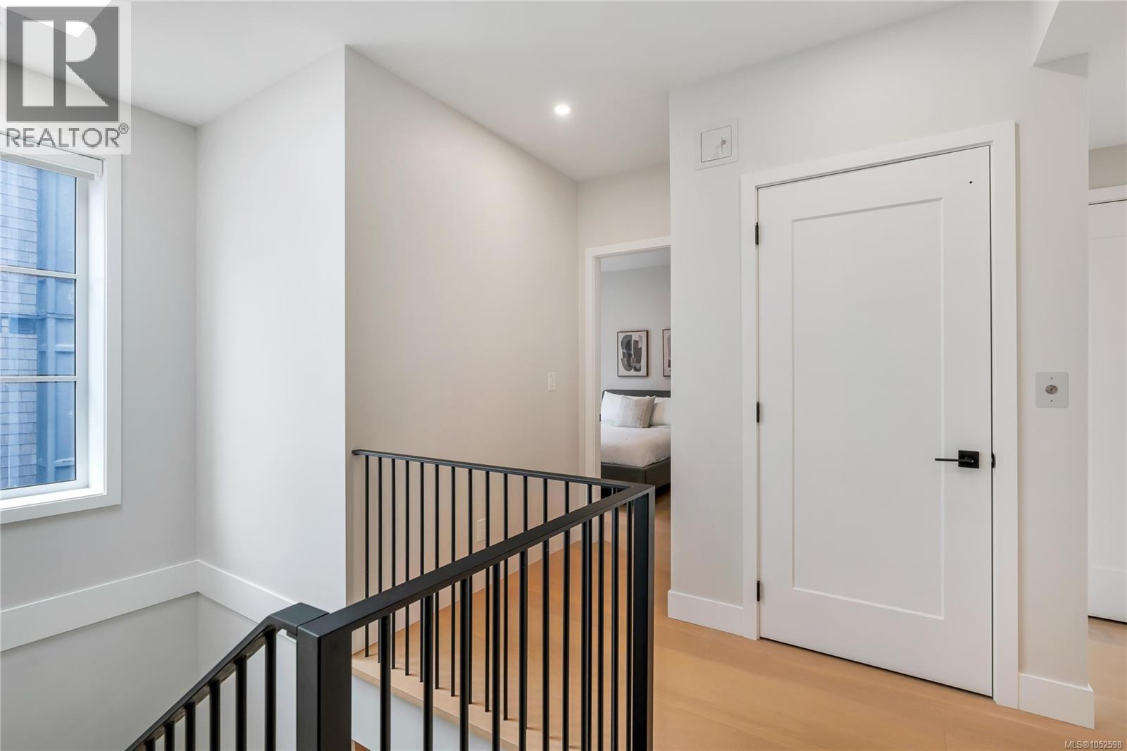 2 2590 Penrhyn St Property Photo 34