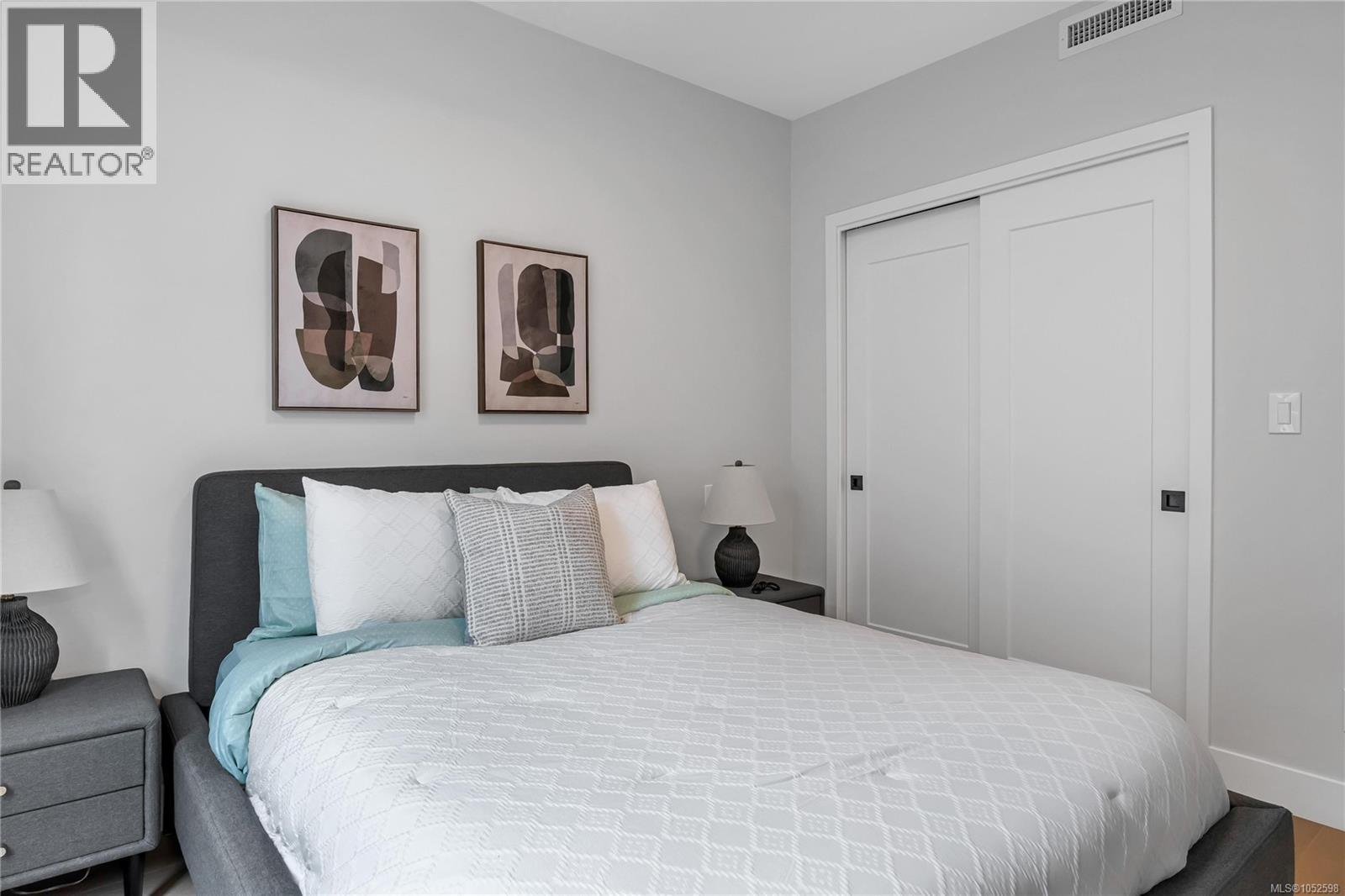 2 2590 Penrhyn St Property Photo 45