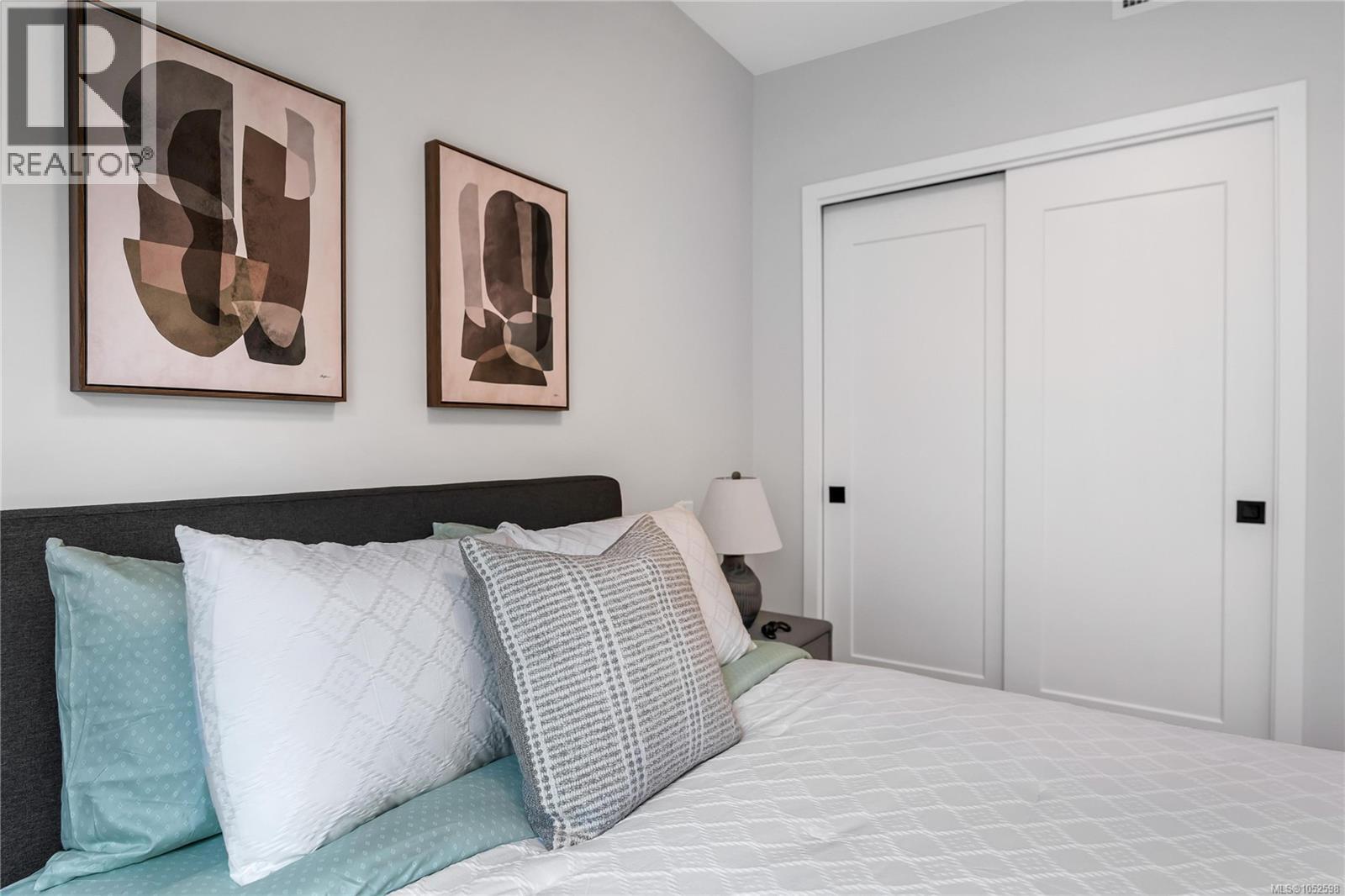 2 2590 Penrhyn St Property Photo 46