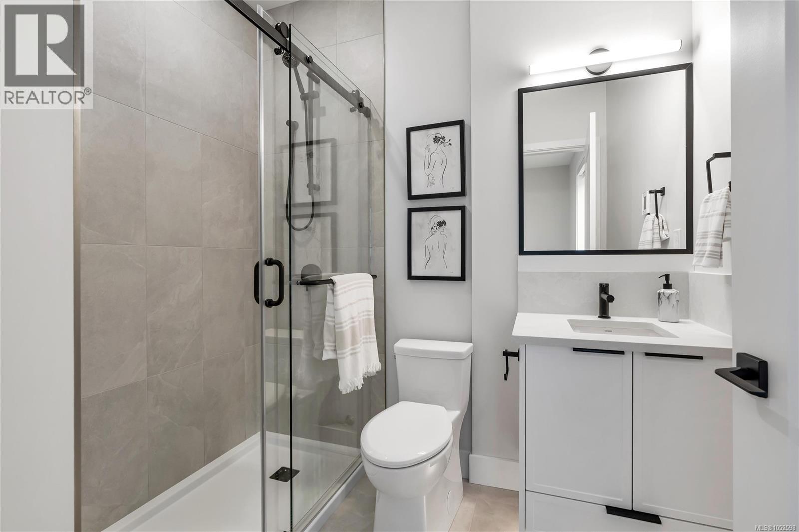 2 2590 Penrhyn St Property Photo 48