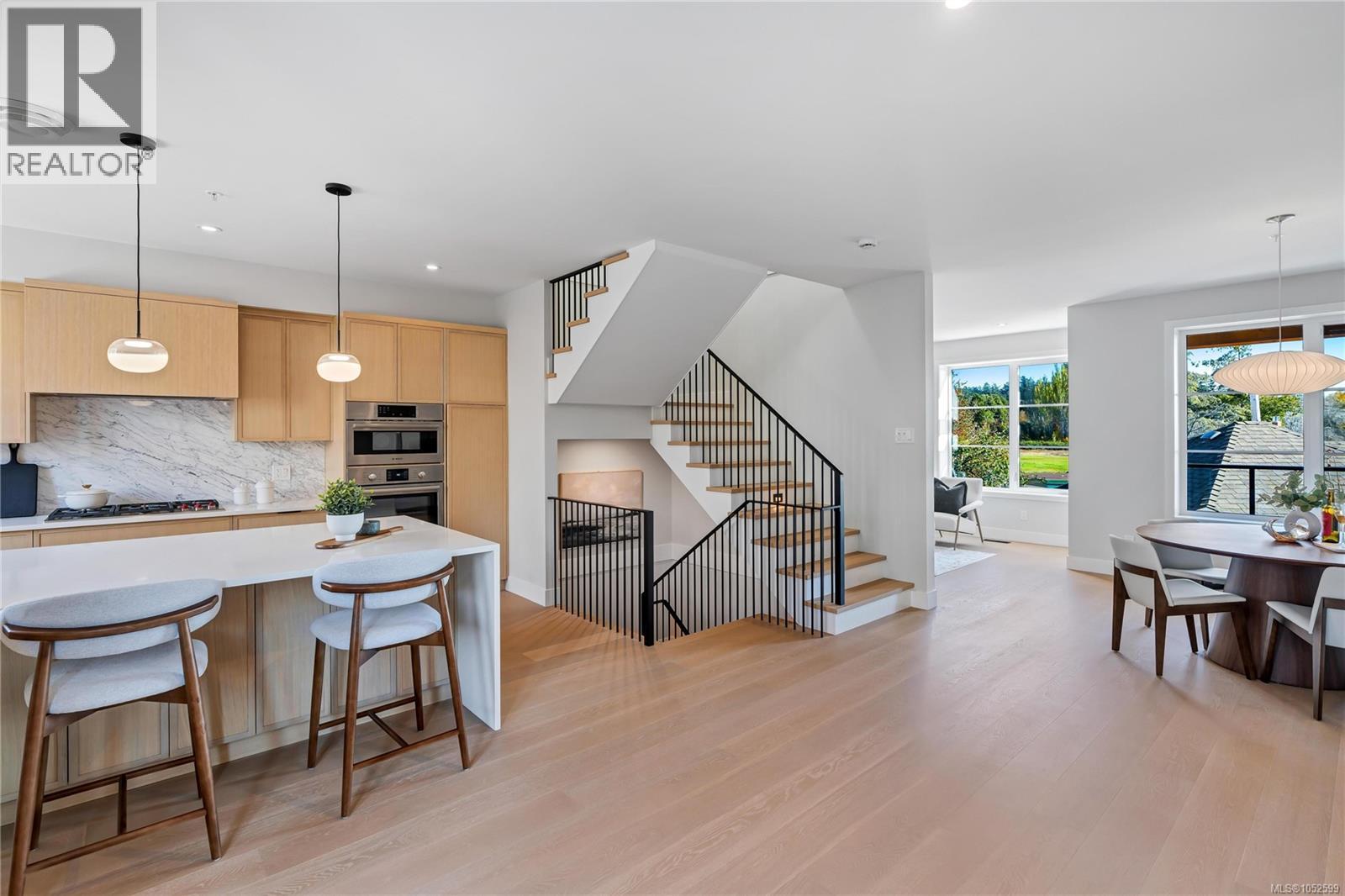 11 2590 Penrhyn St Property Photo 6