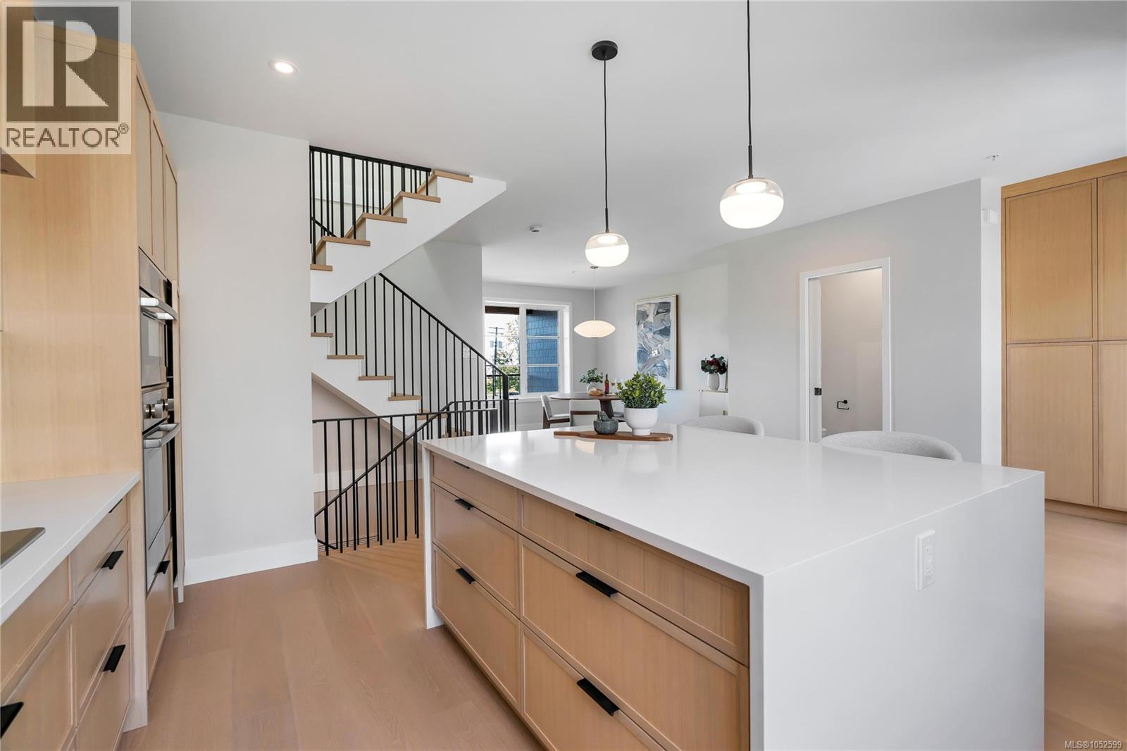 11 2590 Penrhyn St Property Photo 14