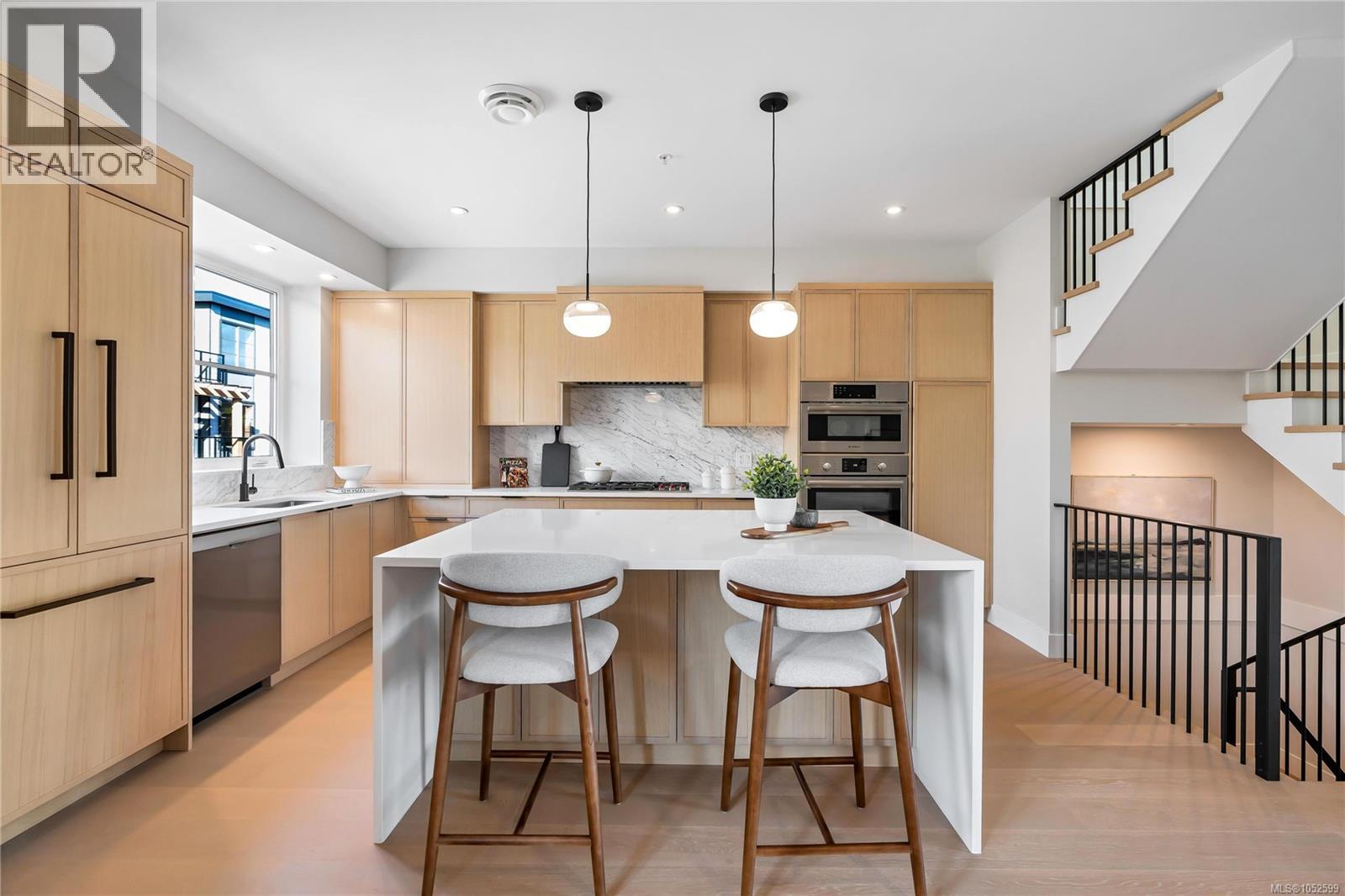 11 2590 Penrhyn St Property Photo 17