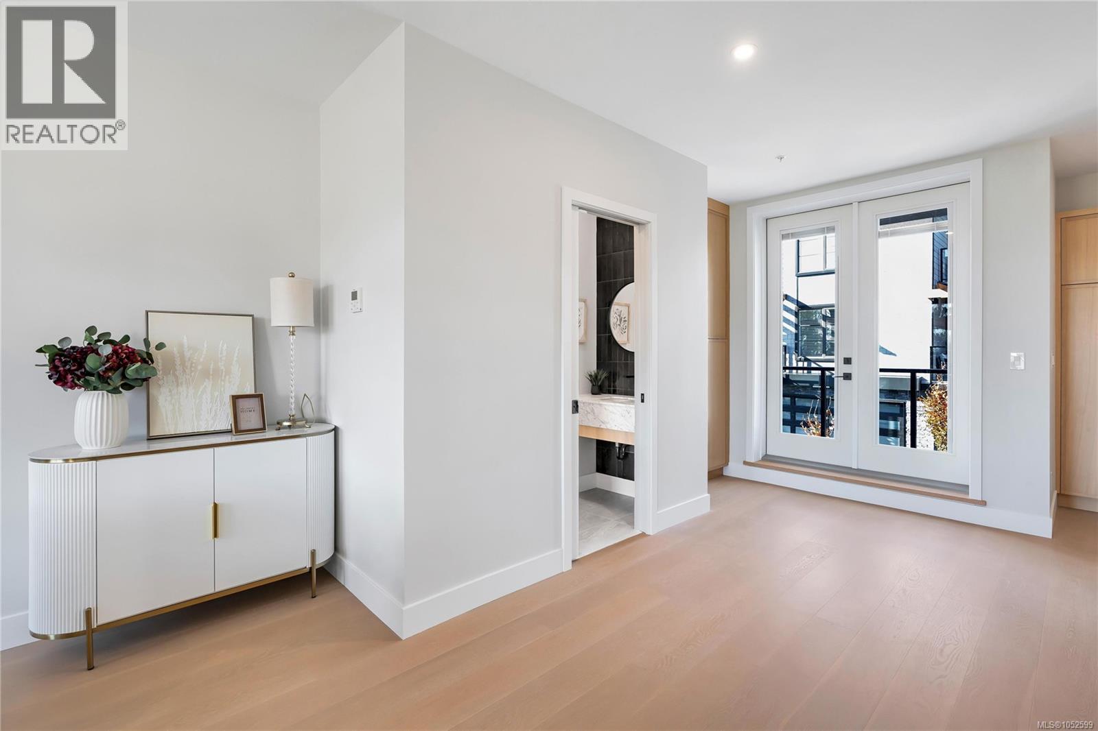 11 2590 Penrhyn St Property Photo 27