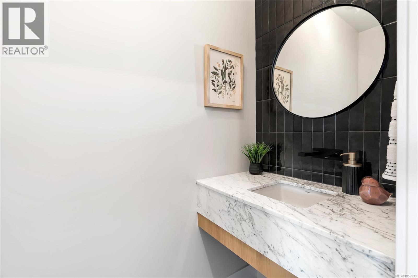 11 2590 Penrhyn St Property Photo 29