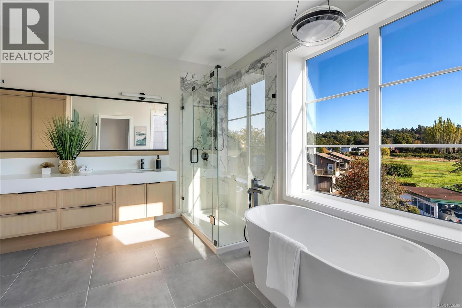 11 2590 Penrhyn St Property Photo 37