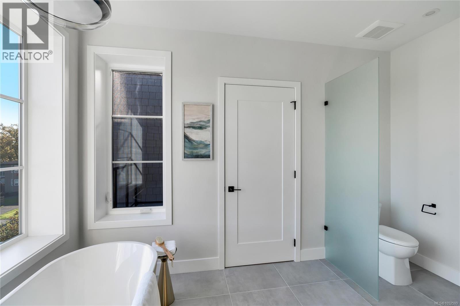 11 2590 Penrhyn St Property Photo 39