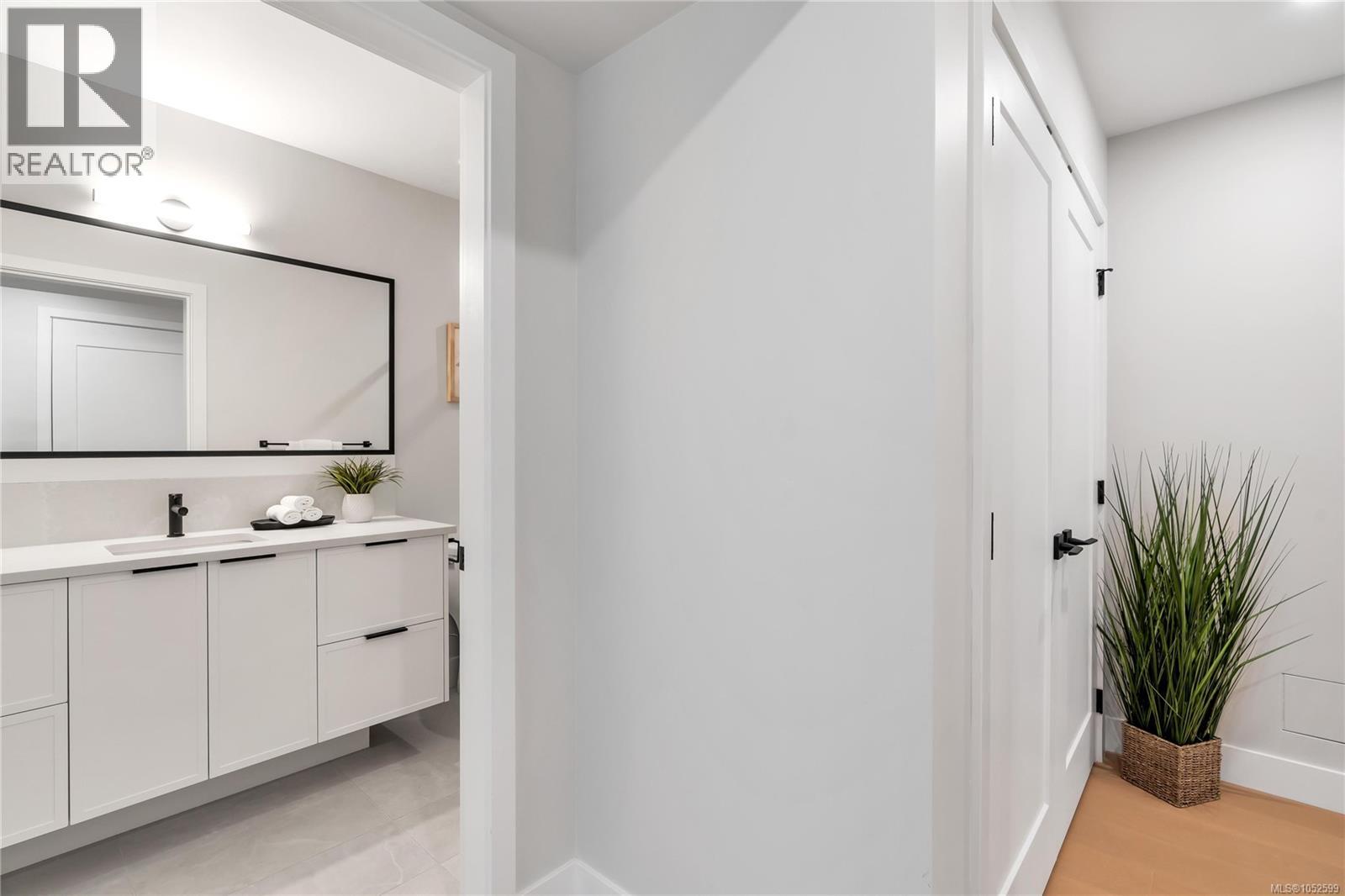 11 2590 Penrhyn St Property Photo 55