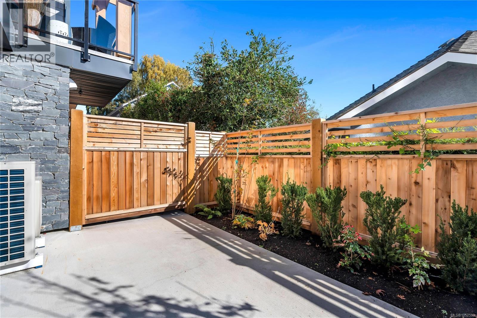 11 2590 Penrhyn St Property Photo 59