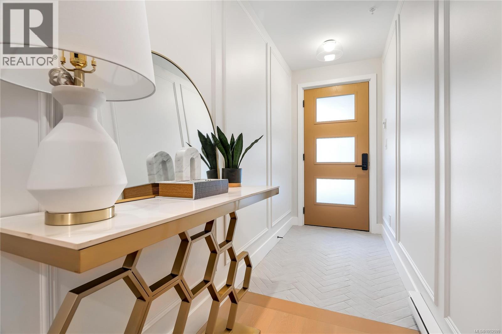 11 2590 Penrhyn St Property Photo 61