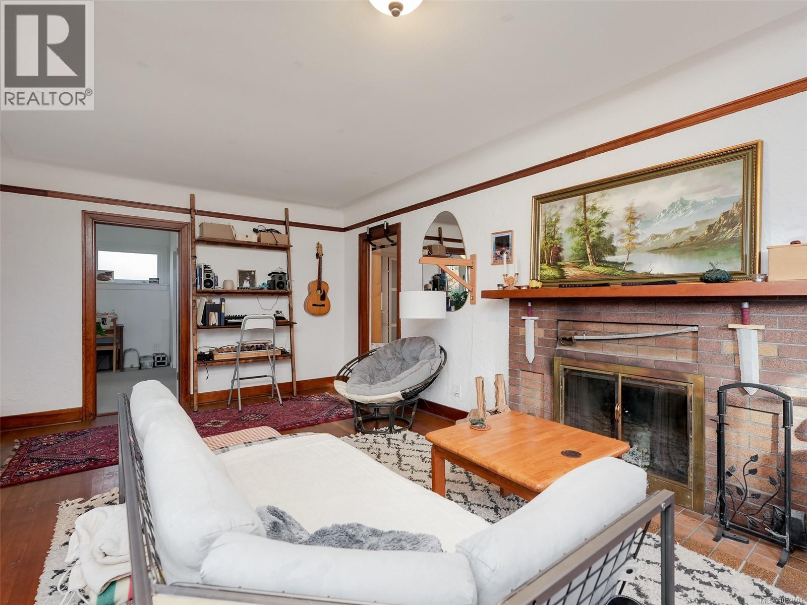 1882 Neil St Property Photo 5