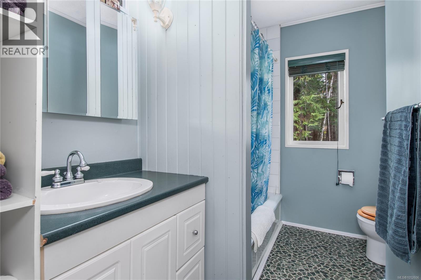 2691 Campbell River Rd Property Photo 22