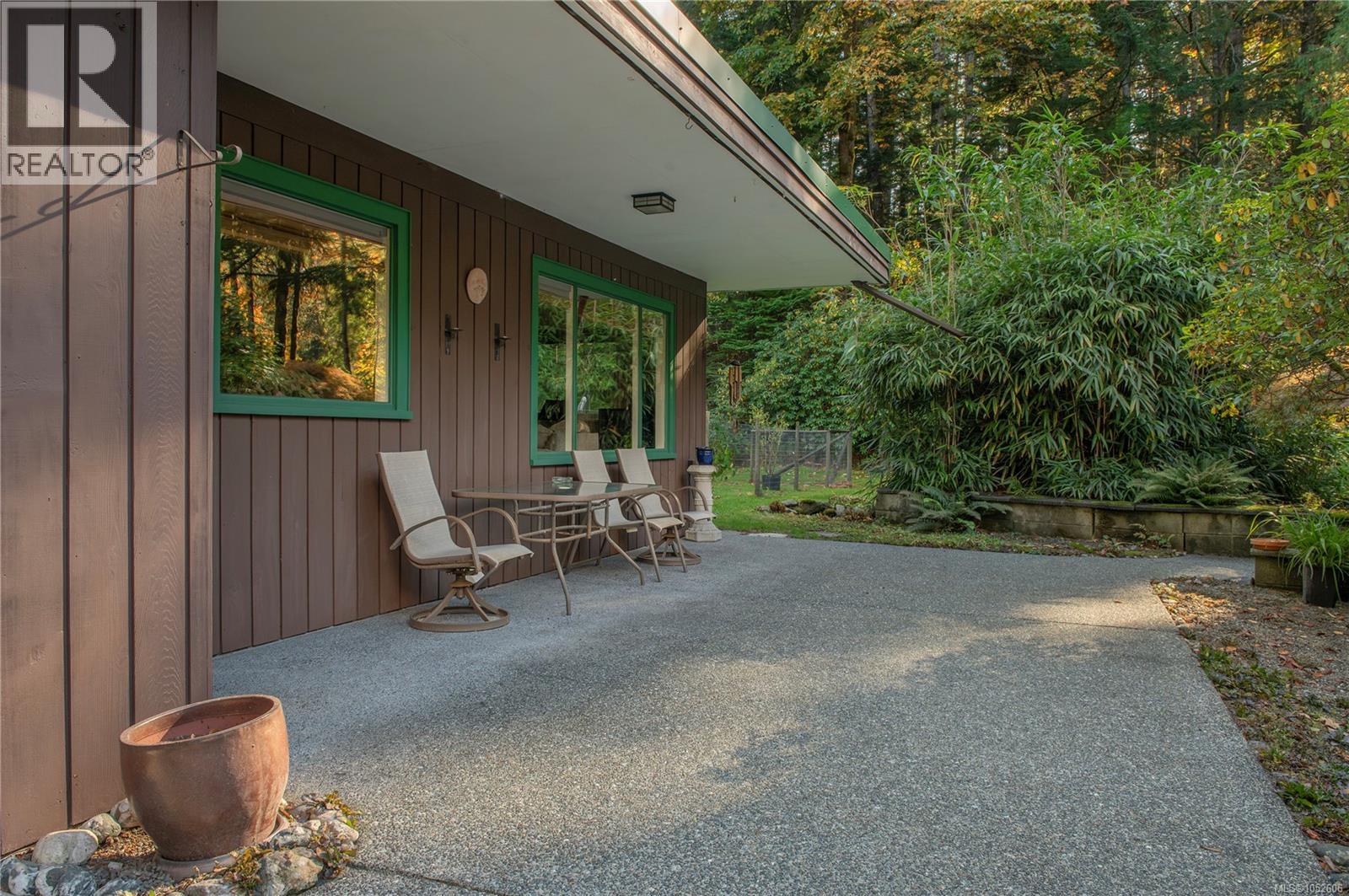 2691 Campbell River Rd Property Photo 36