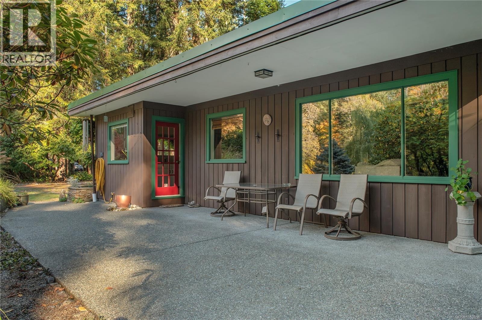 2691 Campbell River Rd Property Photo 37