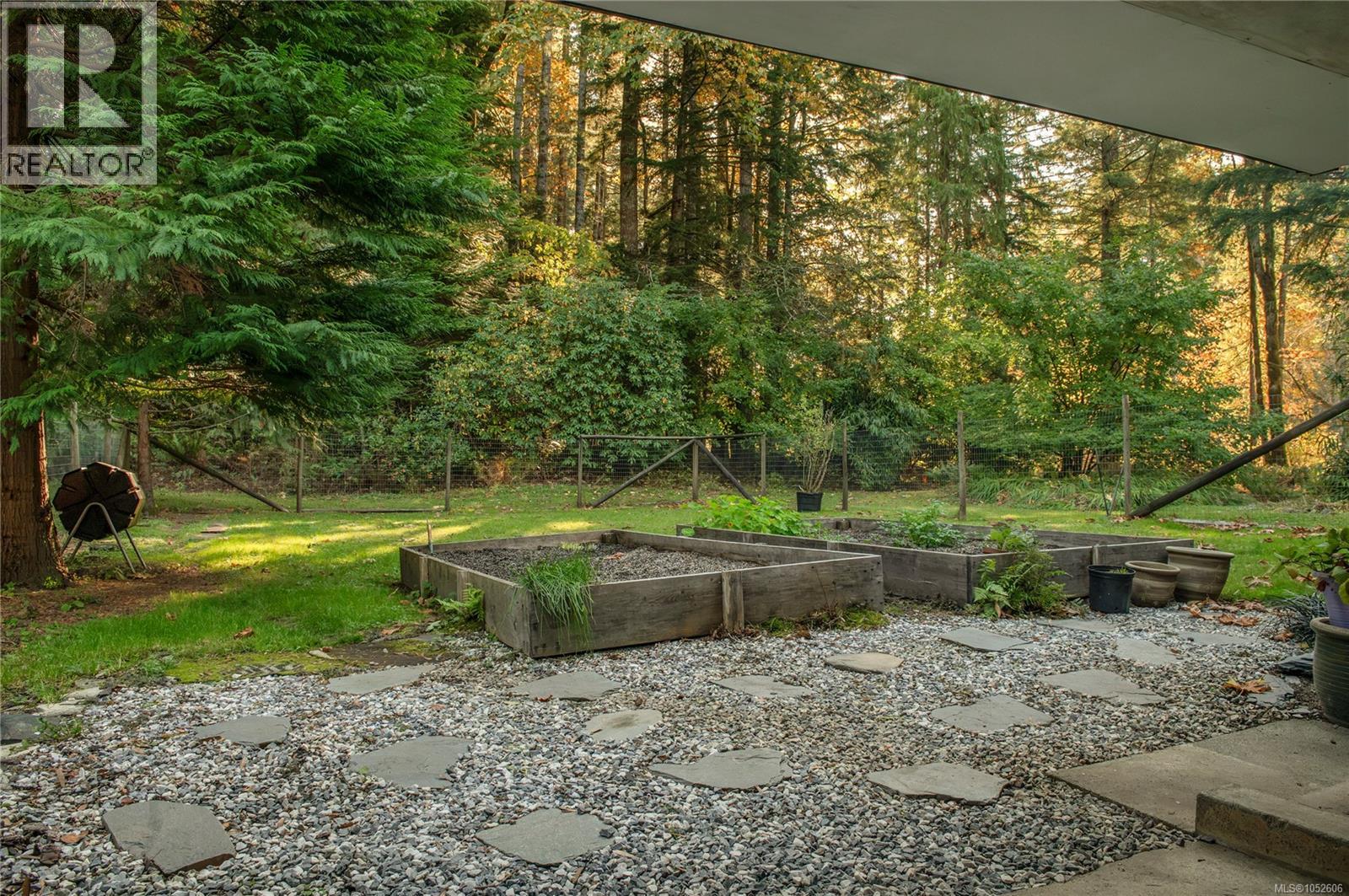 2691 Campbell River Rd Property Photo 57