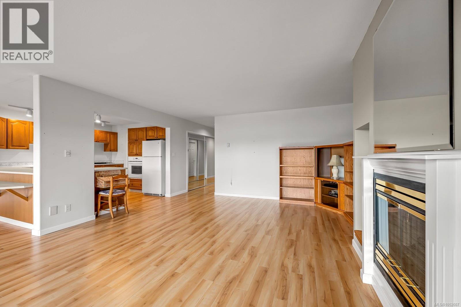104 2970 Cliffe Ave Property Photo 15