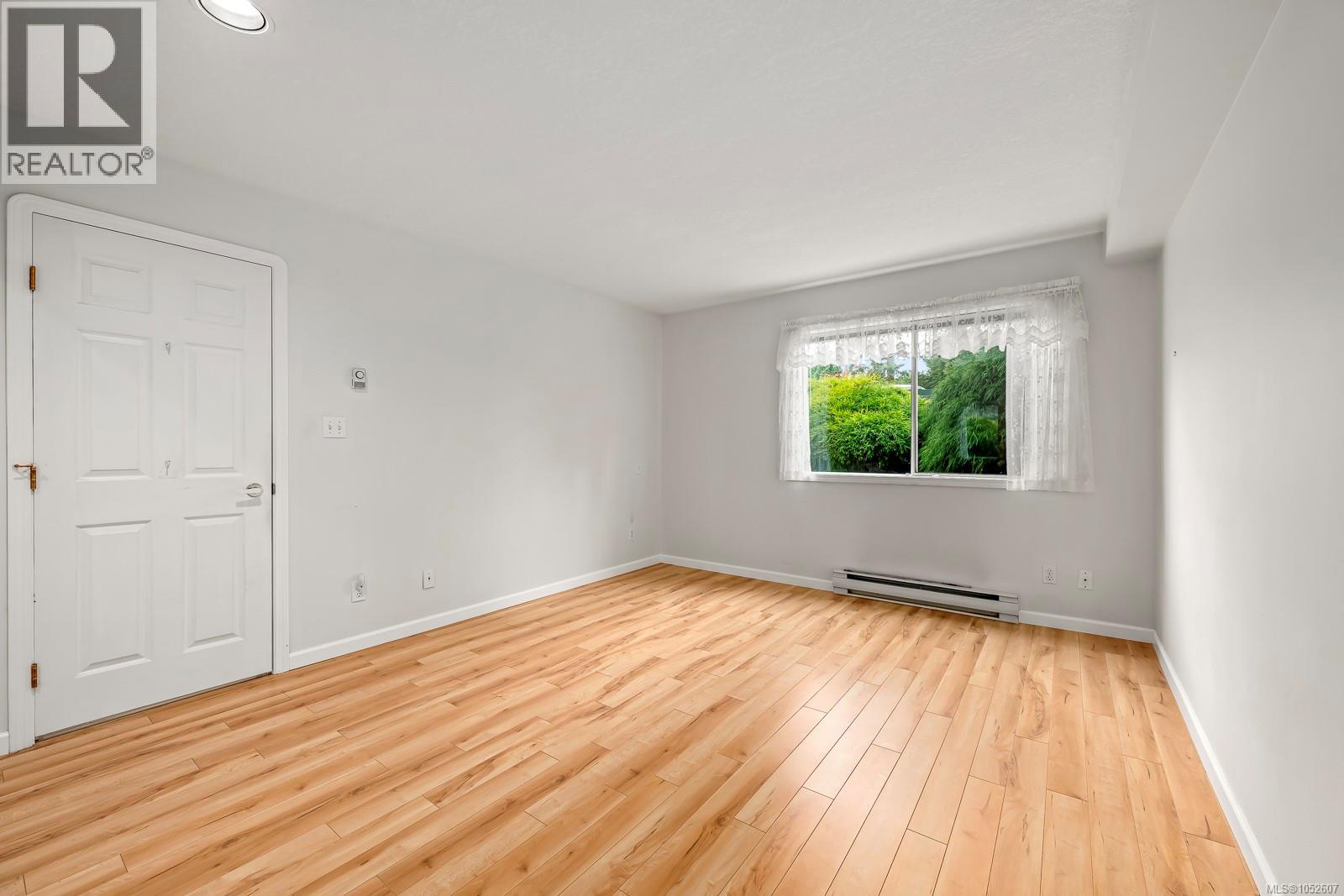 104 2970 Cliffe Ave Property Photo 22