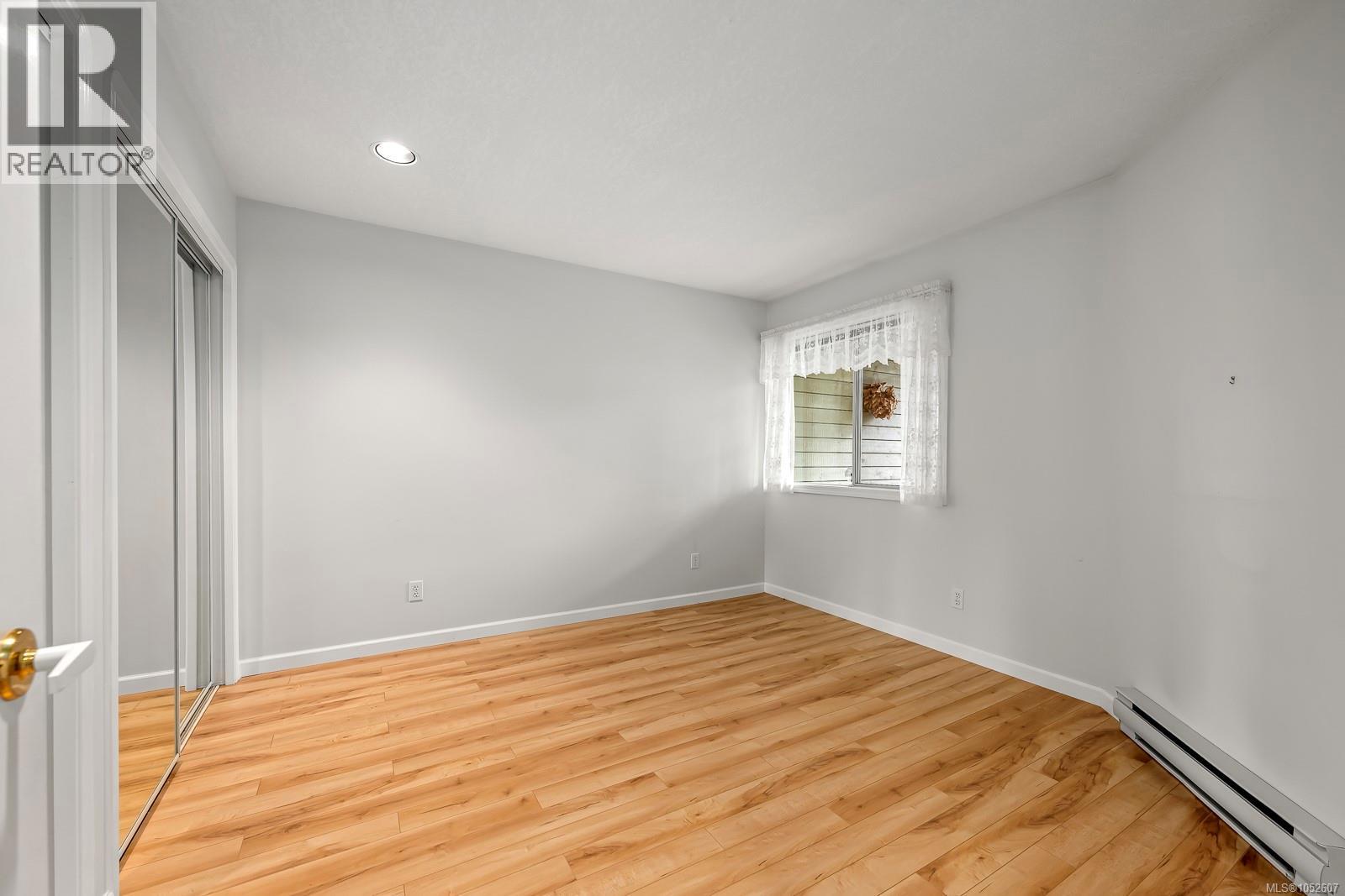 104 2970 Cliffe Ave Property Photo 23