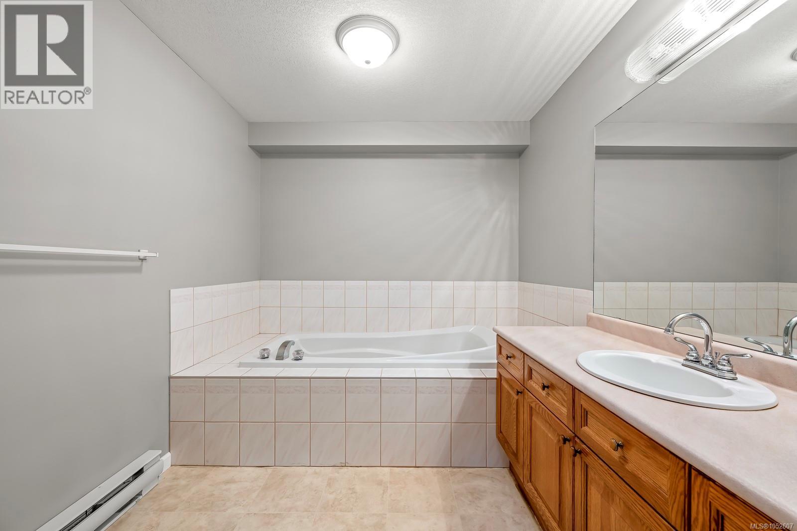 104 2970 Cliffe Ave Property Photo 24