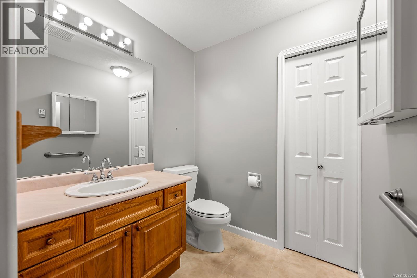 104 2970 Cliffe Ave Property Photo 26