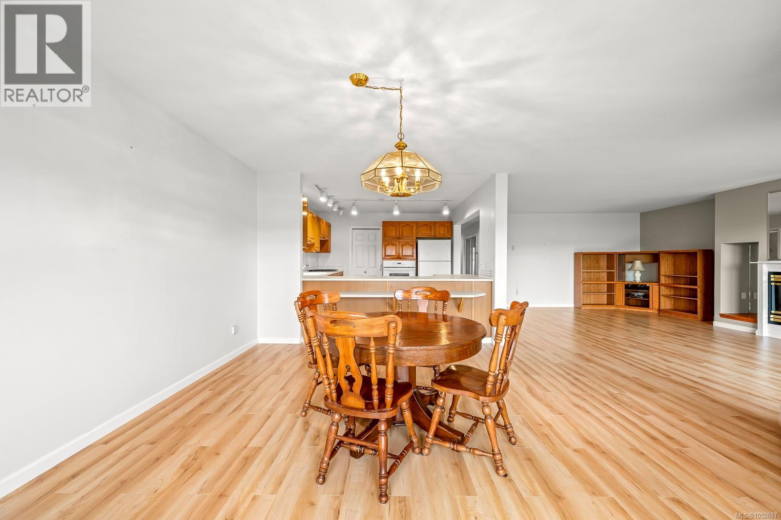 104 2970 Cliffe Ave Property Photo 80