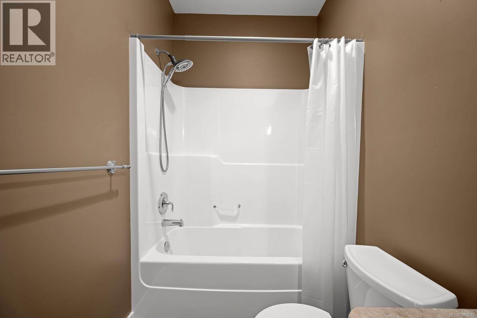2644 Kendal Ave Property Photo 48