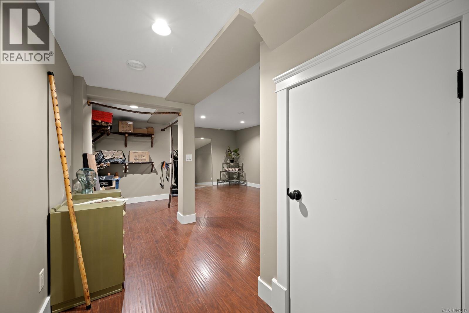 2644 Kendal Ave Property Photo 69