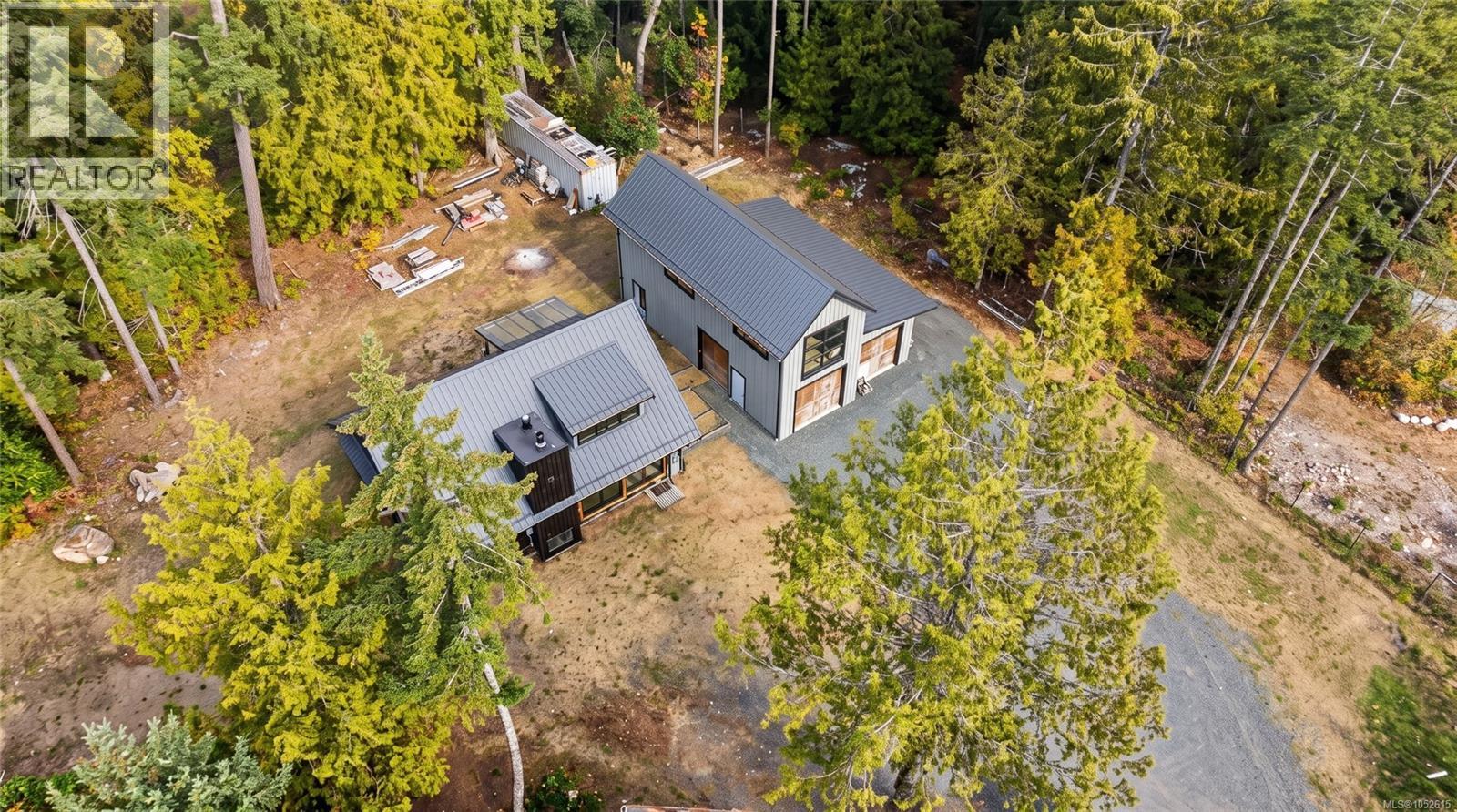 1195 Evergreen Way Property Photo 3