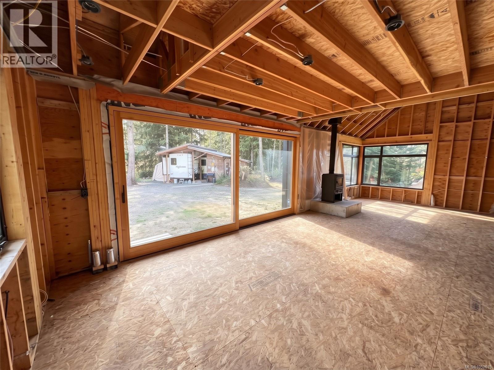 1195 Evergreen Way Property Photo 6
