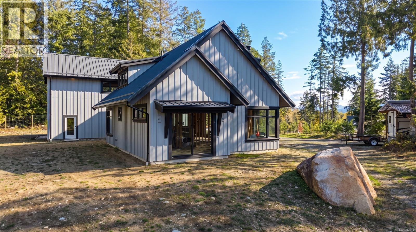 1195 Evergreen Way Property Photo 10