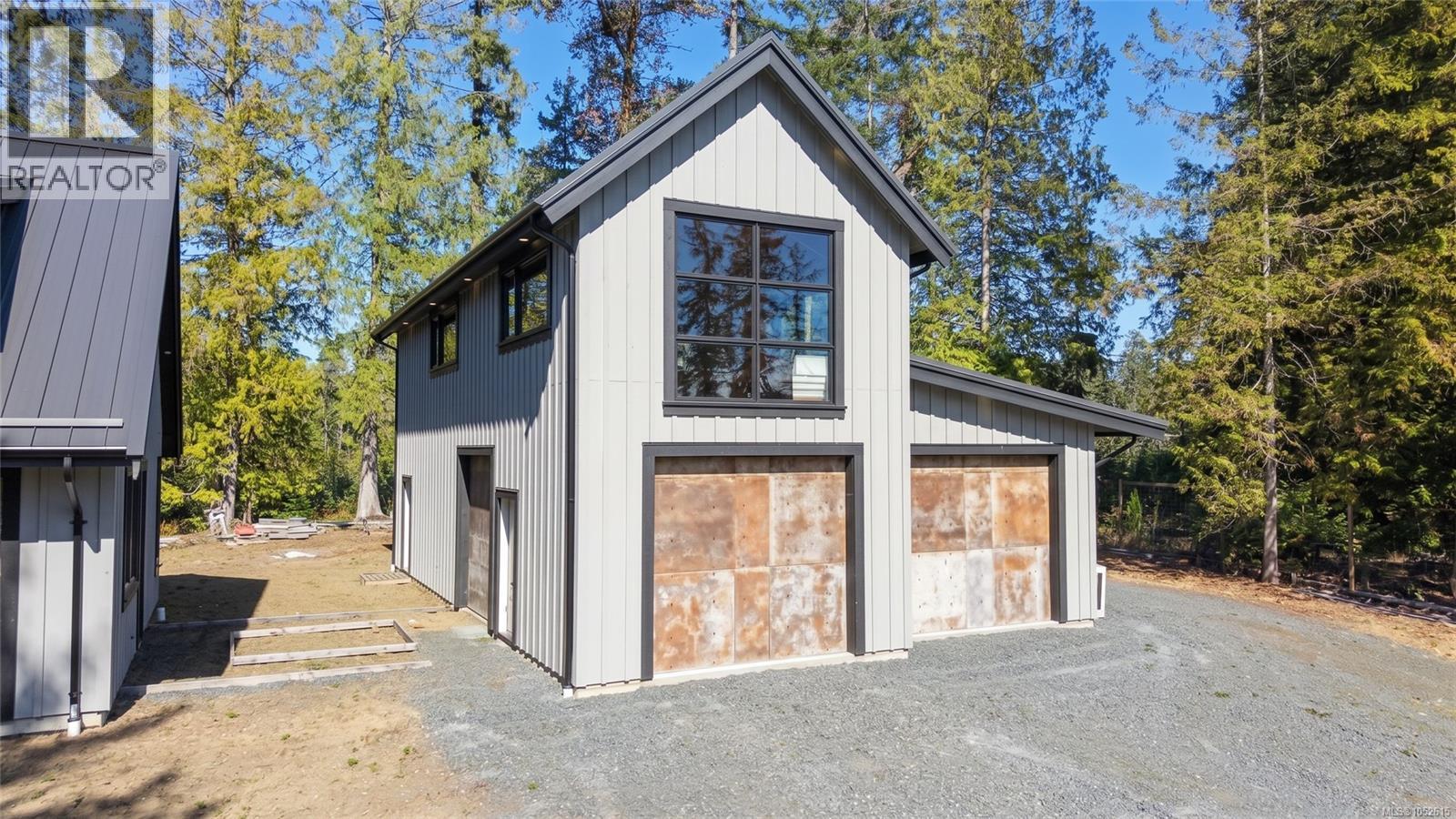 1195 Evergreen Way Property Photo 12