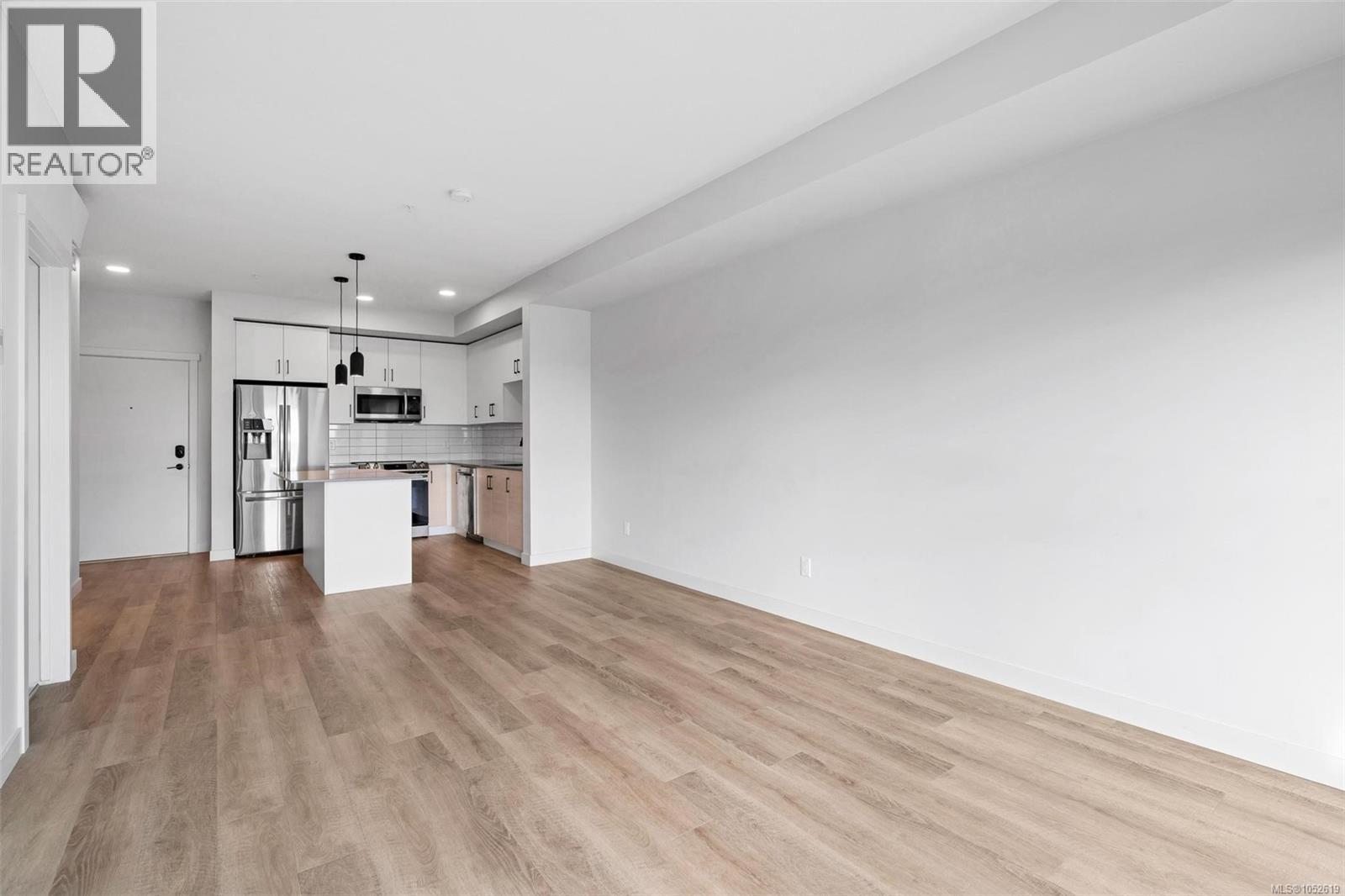 504 2465 Gateway Rd Property Photo 14