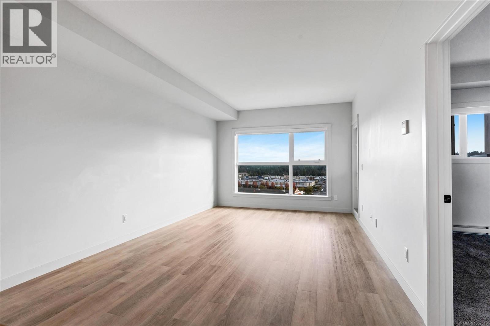 504 2465 Gateway Rd Property Photo 16