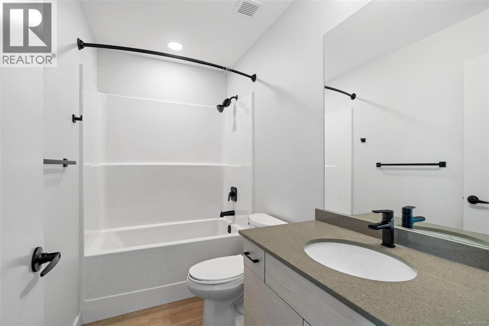 504 2465 Gateway Rd Property Photo 21