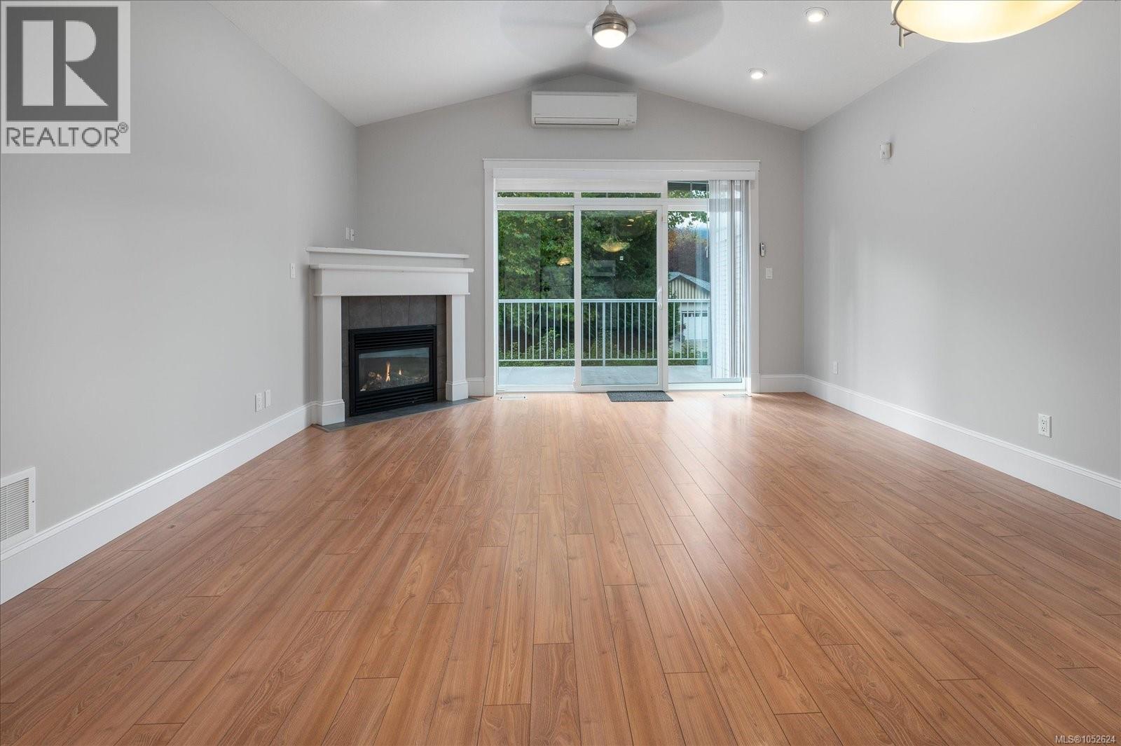 31 3110 Cook St Property Photo 7