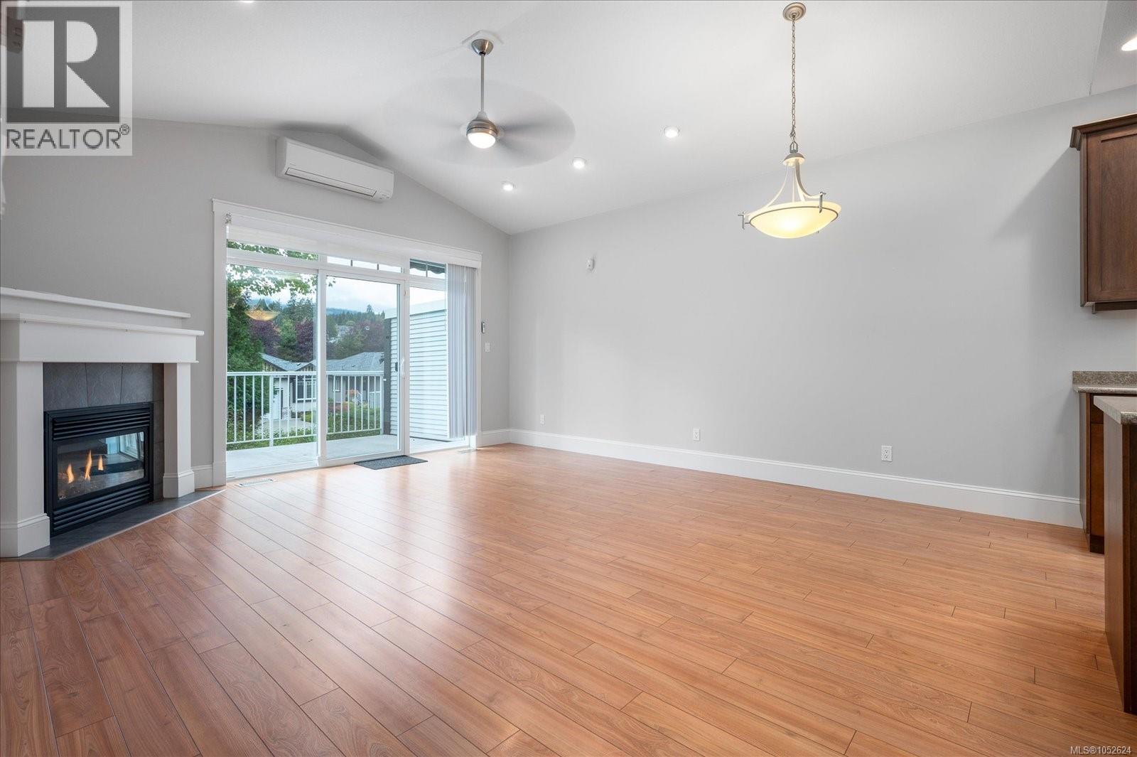 31 3110 Cook St Property Photo 8