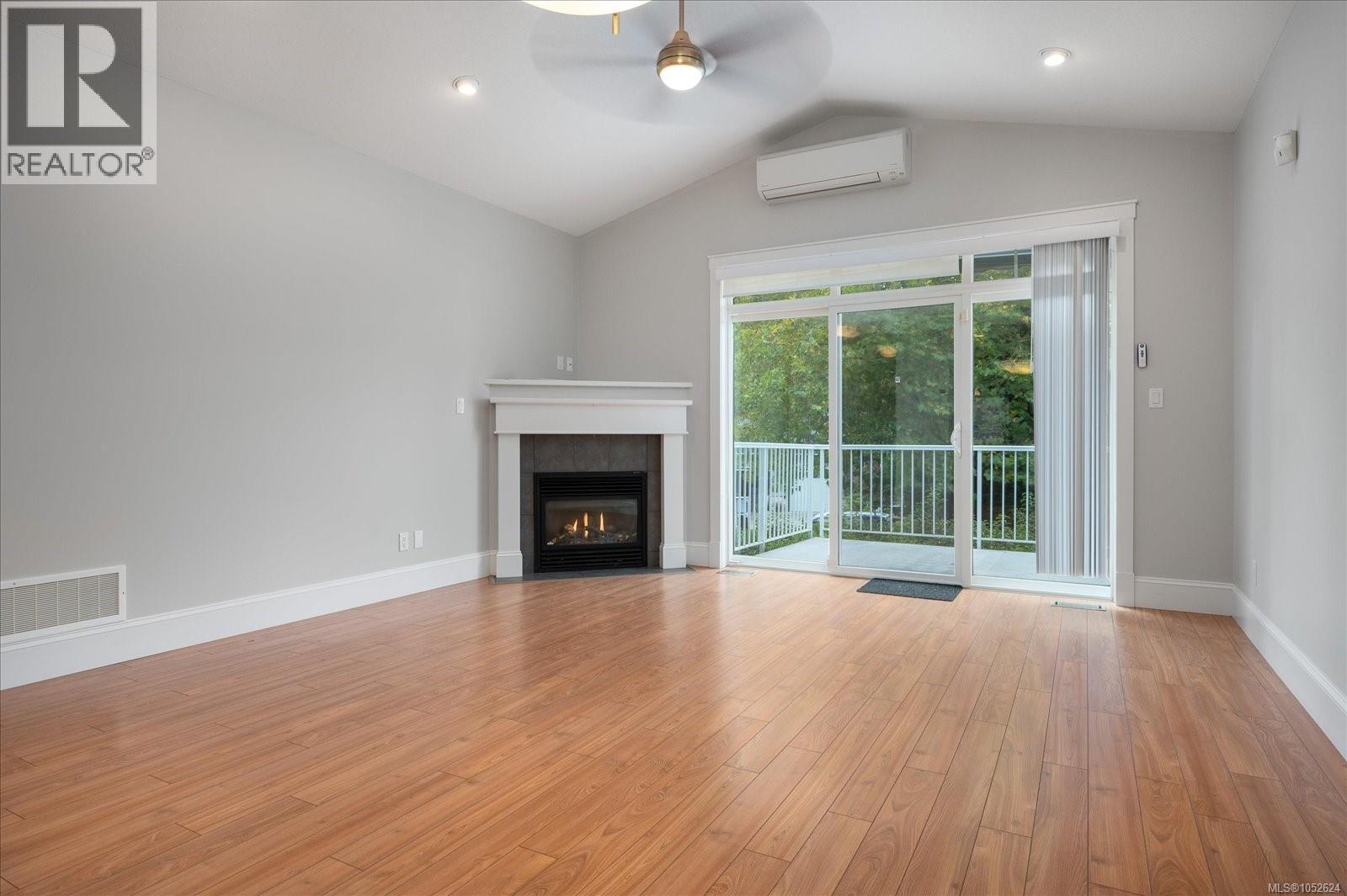 31 3110 Cook St Property Photo 9
