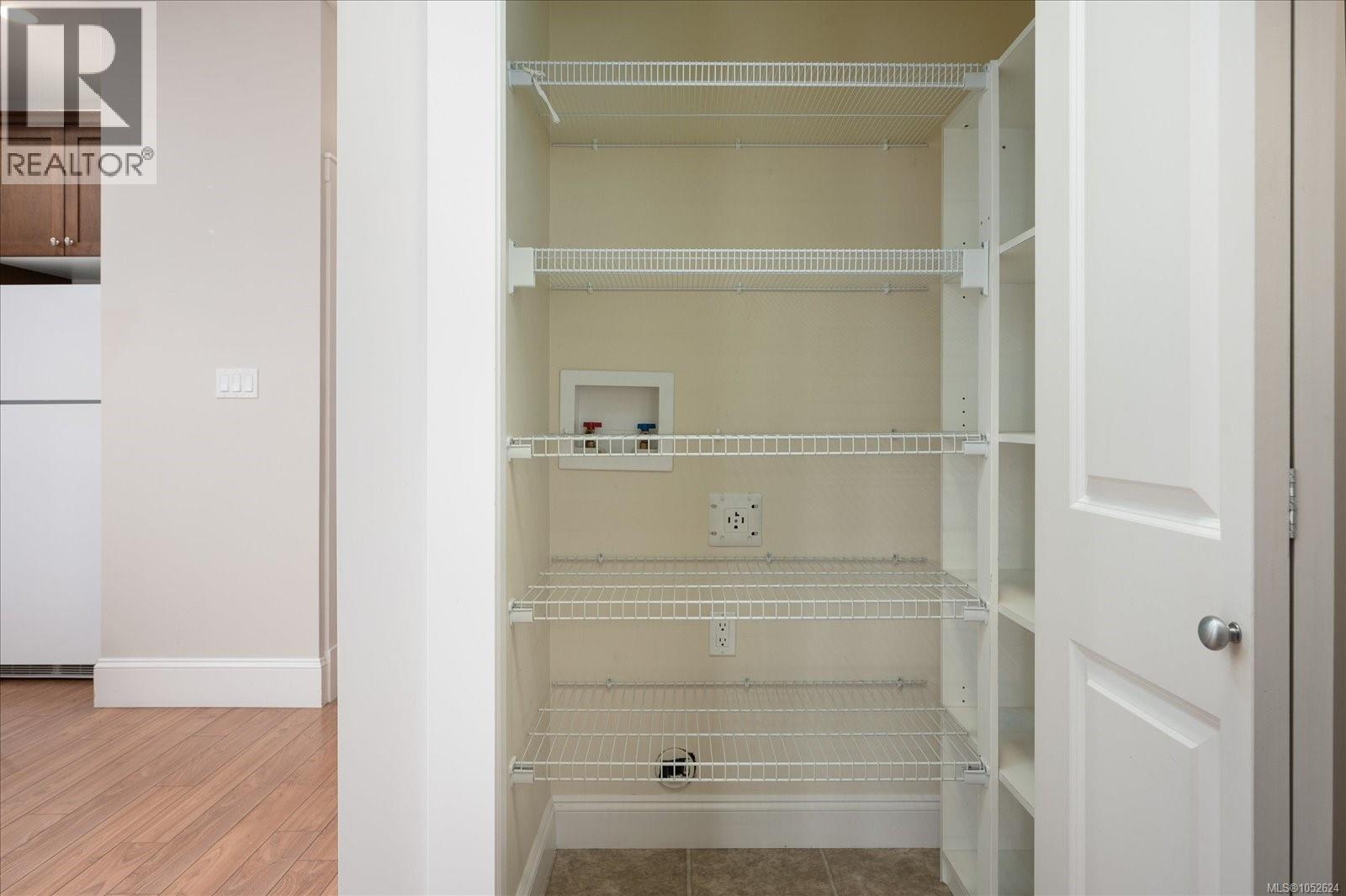 31 3110 Cook St Property Photo 22