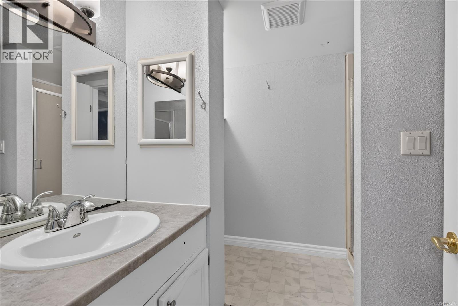 7115 Wallace Dr Property Photo 27