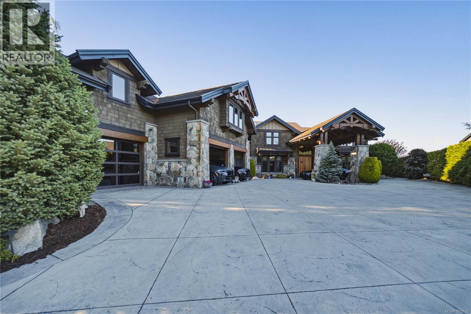5025 Hinrich View Property Photo 3
